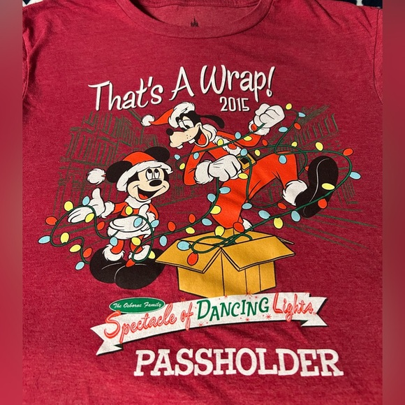 Disney Vintage (2015) Women’s Passholder Holiday Tee Shirt. - Picture 1 of 4